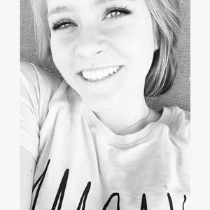 Meet your Posher, Claudia sue